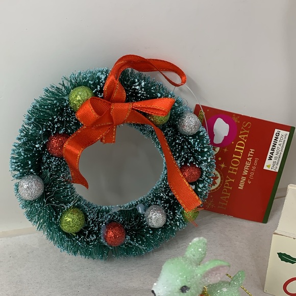 3 piece Christmas lot : wreath, countdown calendar & baby deer holiday decor - Picture 5 of 16